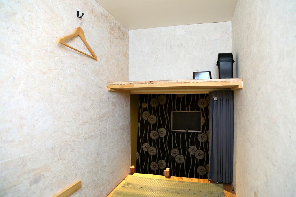 Ikidane House Hostel Tokyo Exterior photo